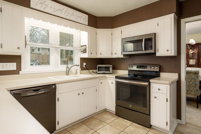 4552 Sunderman Road, Rockford, IL 61114