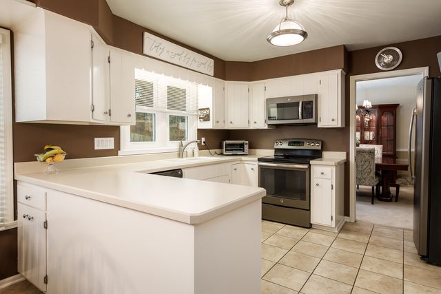 4552 Sunderman Road, Rockford, IL 61114