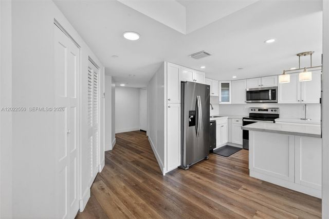 2401 Collins Ave 602, Miami Beach, FL 33140