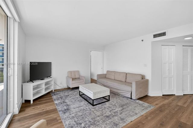 2401 Collins Ave 602, Miami Beach, FL 33140