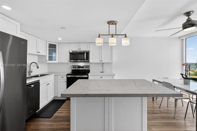 2401 Collins Ave 602, Miami Beach, FL 33140