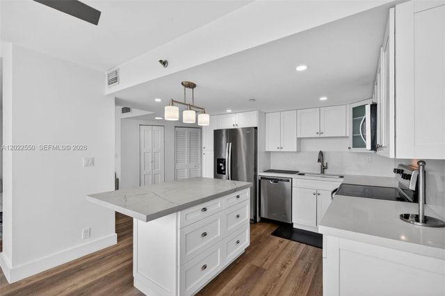 2401 Collins Ave 602, Miami Beach, FL 33140