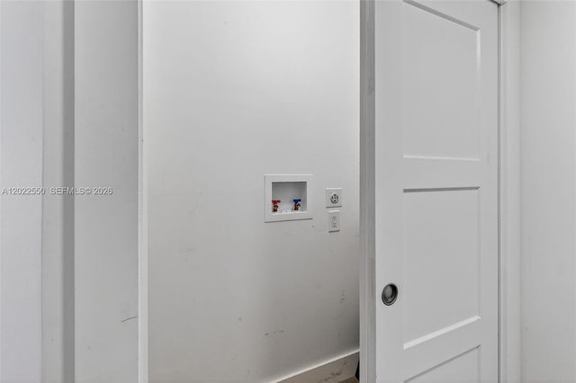 2401 Collins Ave 602, Miami Beach, FL 33140