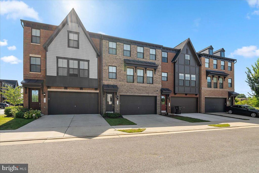8124 BOCK FARM PL, Alexandria, VA 22306
