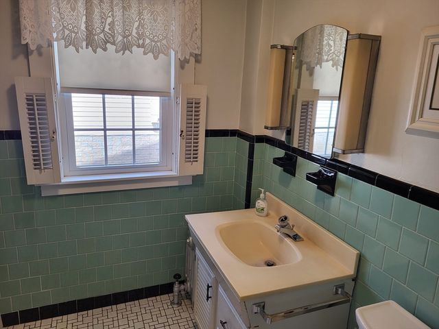 329 Worcester St, Southbridge, MA 01550