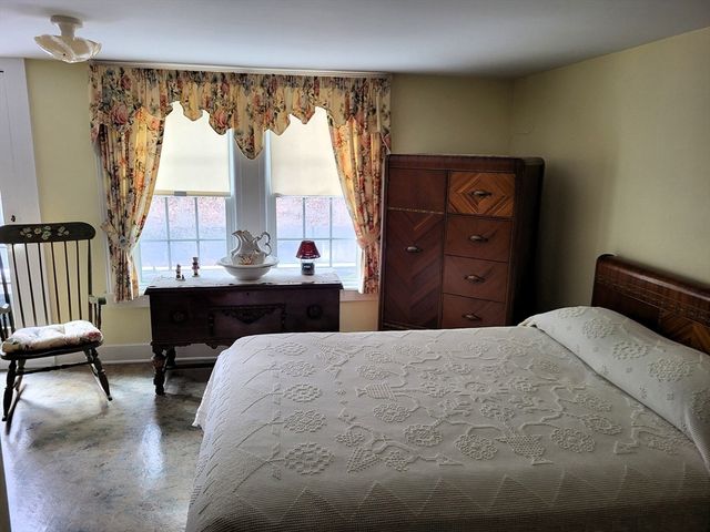 329 Worcester St, Southbridge, MA 01550