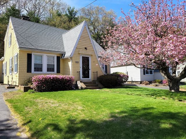 329 Worcester St, Southbridge, MA 01550