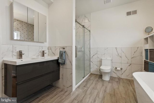 2145 CROSS ST, Philadelphia, PA 19146