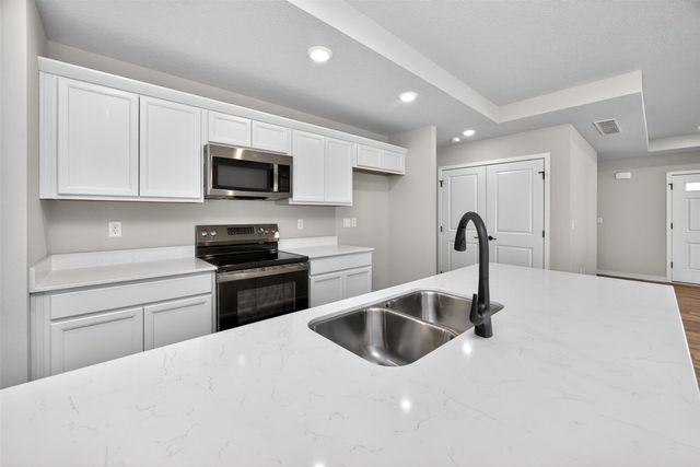 2204 Legacy Drive, Norwalk, IA 50211