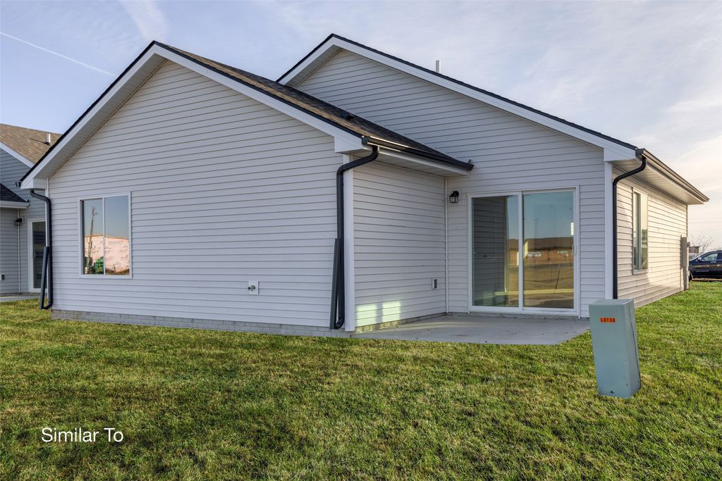 2204 Legacy Drive, Norwalk, IA 50211