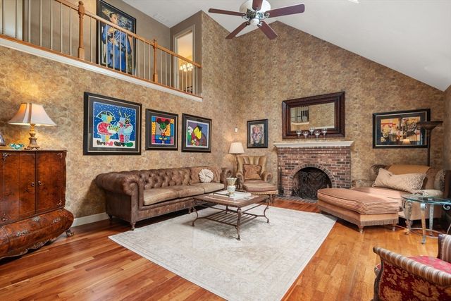 71 Sears Rd, Southborough, MA 01772