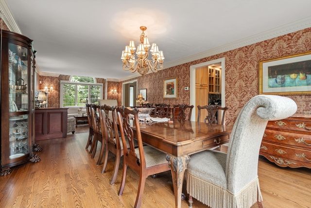 71 Sears Rd, Southborough, MA 01772