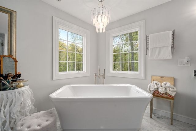 71 Sears Rd, Southborough, MA 01772