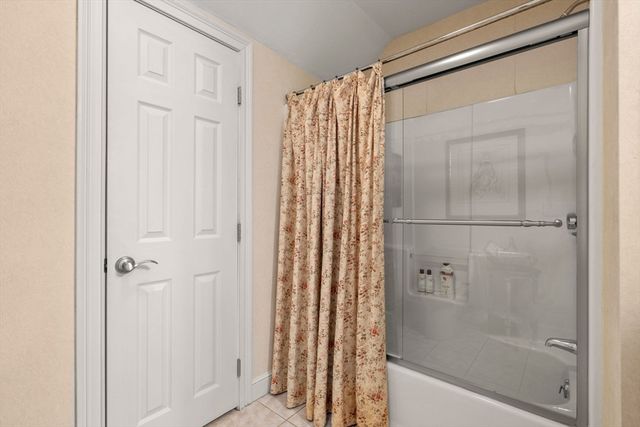71 Sears Rd, Southborough, MA 01772