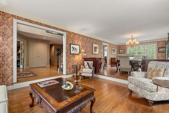 71 Sears Rd, Southborough, MA 01772