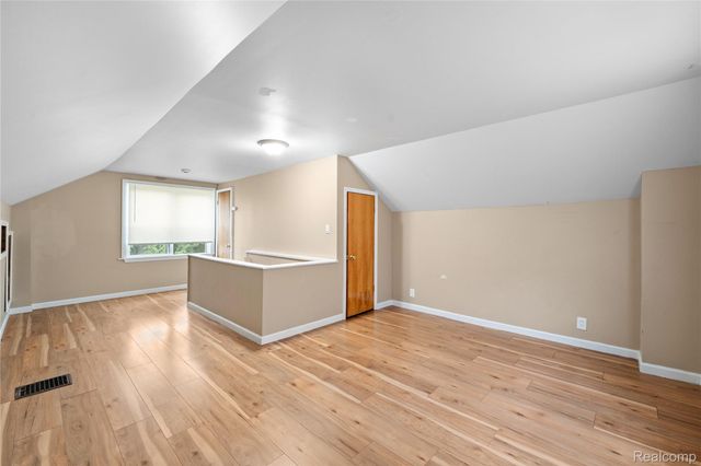 8249 Robson Street, Detroit, MI 48228