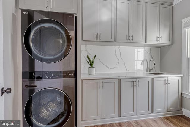 41297 DUTTON CT, Waterford, VA 20197