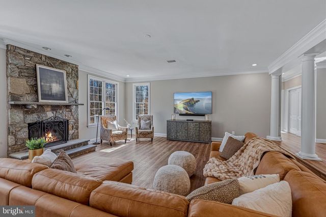 41297 DUTTON CT, Waterford, VA 20197