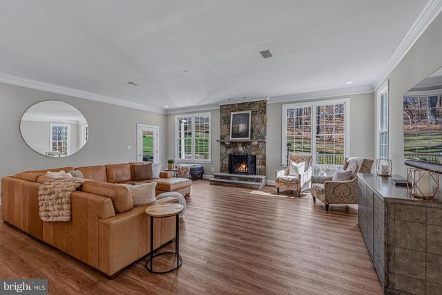 41297 DUTTON CT, Waterford, VA 20197