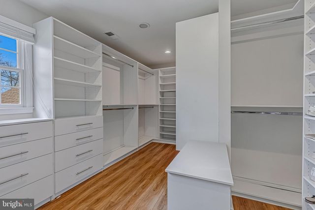 41297 DUTTON CT, Waterford, VA 20197