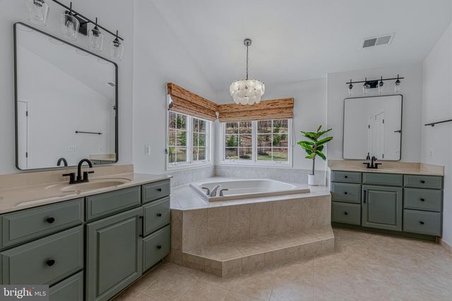 41297 DUTTON CT, Waterford, VA 20197