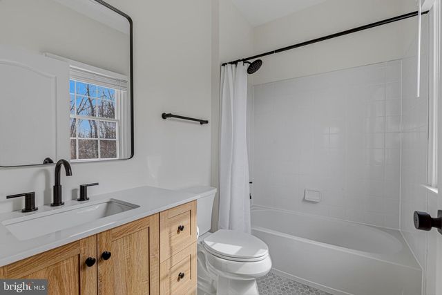 41297 DUTTON CT, Waterford, VA 20197