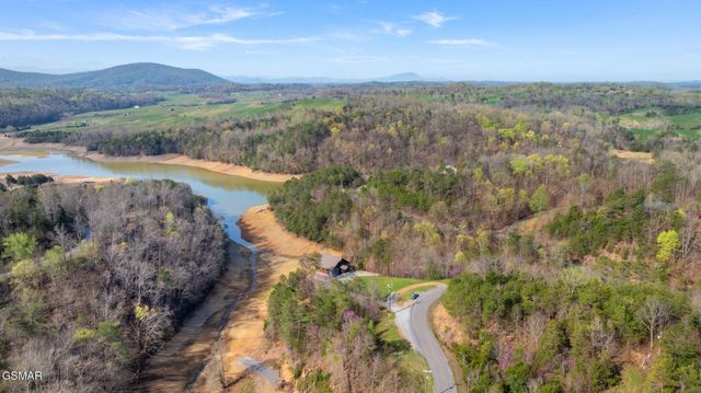 2 Caywood Road, Dandridge, TN 37725