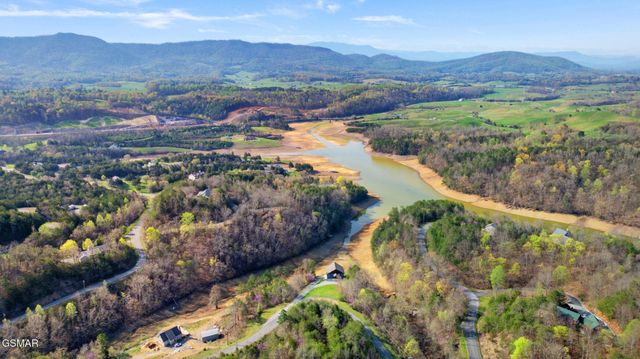 2 Caywood Road, Dandridge, TN 37725