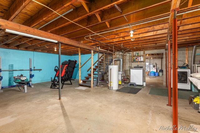 2784 Hillcrest Drive, Ionia, MI 48846