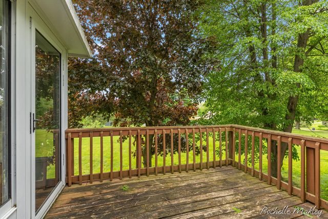 2784 Hillcrest Drive, Ionia, MI 48846