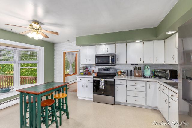2784 Hillcrest Drive, Ionia, MI 48846