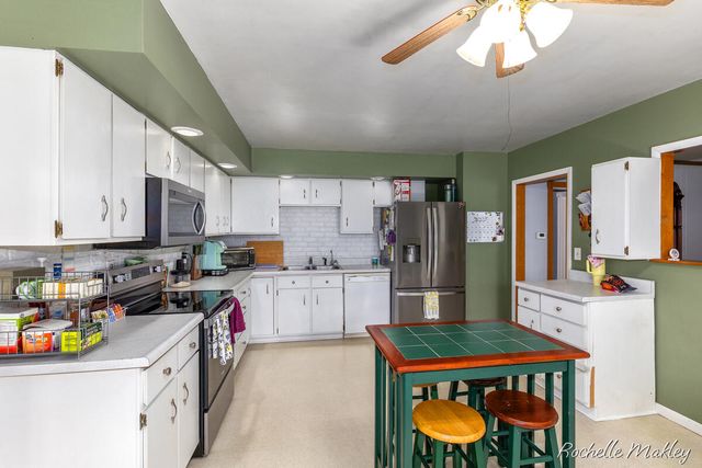 2784 Hillcrest Drive, Ionia, MI 48846