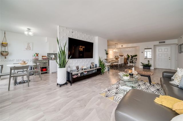 1201 S Ocean Drive 1105N, Hollywood, FL 33019