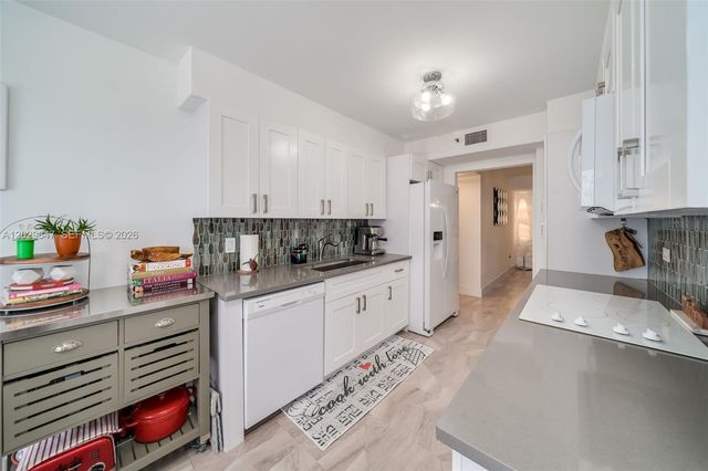 1201 S Ocean Drive 1105N, Hollywood, FL 33019