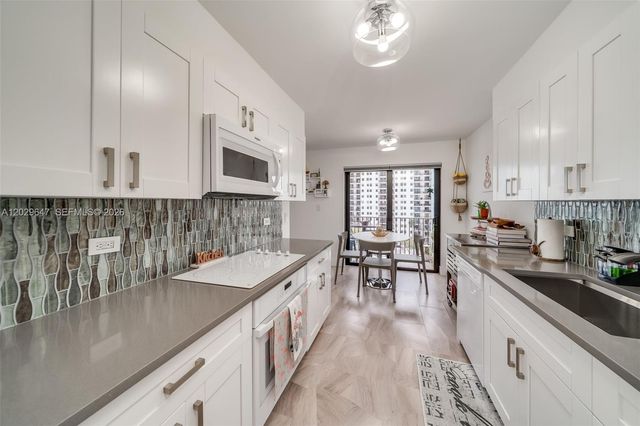 1201 S Ocean Drive 1105N, Hollywood, FL 33019