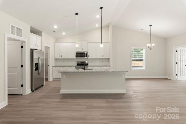 104 Kennford Trail, Troutman, NC 28166