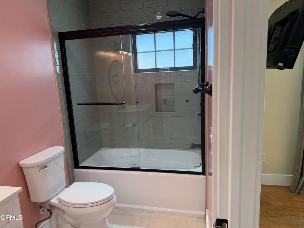 Image 21 of property listing at 4703 Oakwood Avenue, La Canada Flintridge, CA 91011