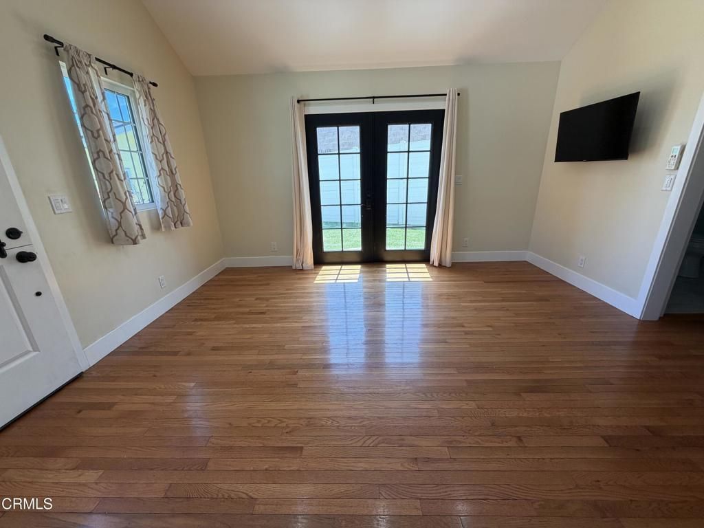 Image 31 of property listing at 4703 Oakwood Avenue, La Canada Flintridge, CA 91011