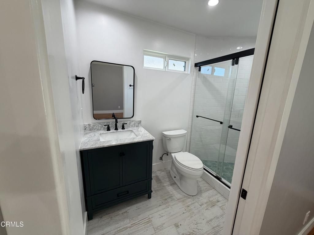 Image 33 of property listing at 4703 Oakwood Avenue, La Canada Flintridge, CA 91011