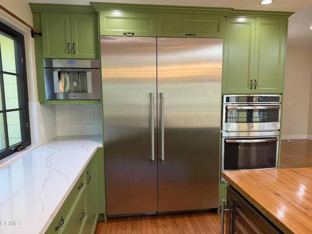 Image 7 of property listing at 4703 Oakwood Avenue, La Canada Flintridge, CA 91011