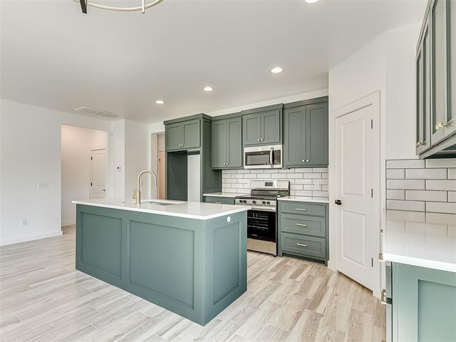 1925 E Springer Avenue, Guthrie, OK 73044