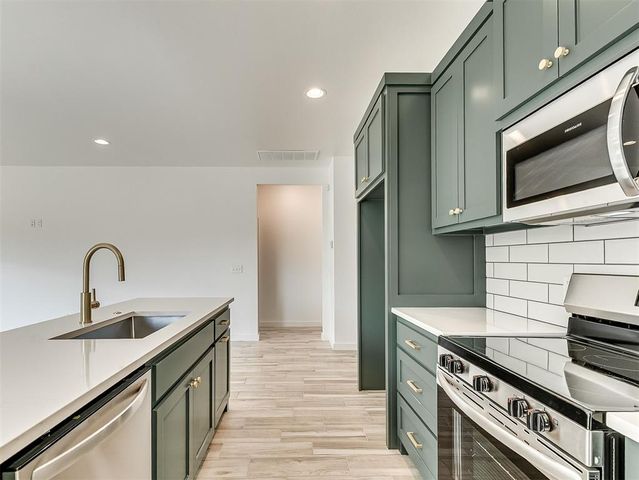 1925 E Springer Avenue, Guthrie, OK 73044