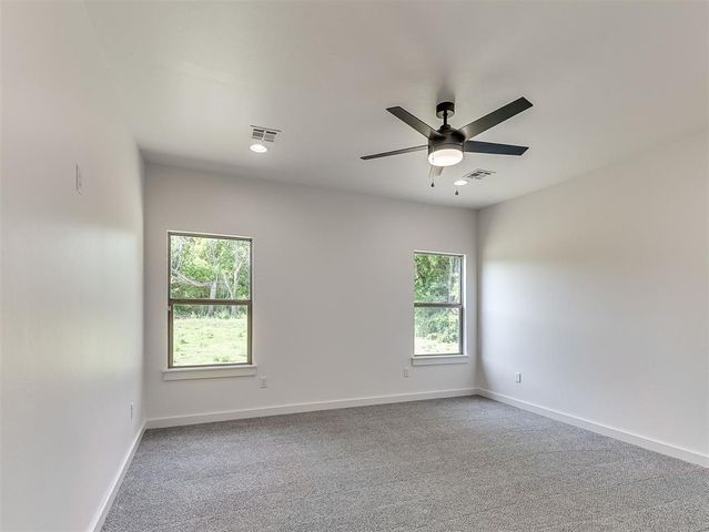 1925 E Springer Avenue, Guthrie, OK 73044