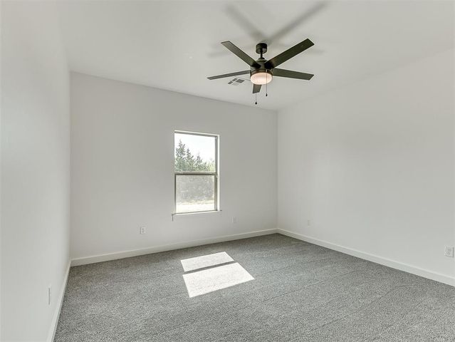 1925 E Springer Avenue, Guthrie, OK 73044