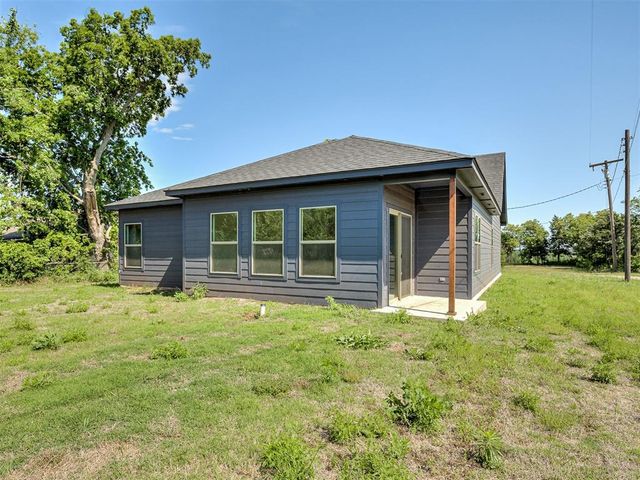 1925 E Springer Avenue, Guthrie, OK 73044