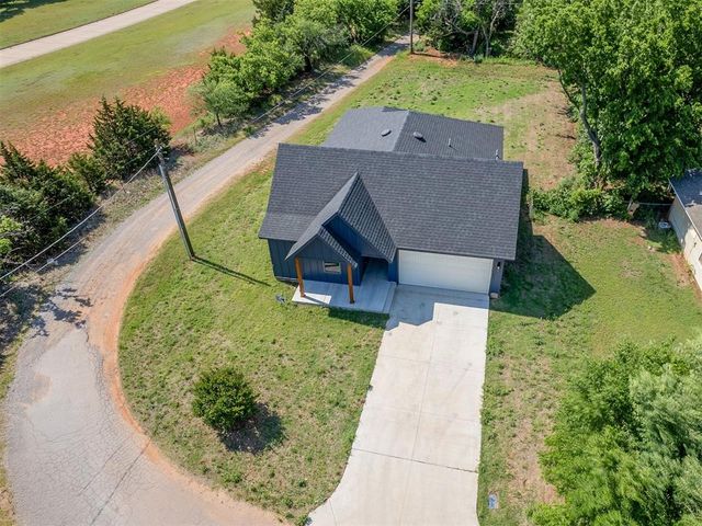1925 E Springer Avenue, Guthrie, OK 73044