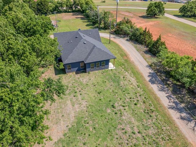 1925 E Springer Avenue, Guthrie, OK 73044