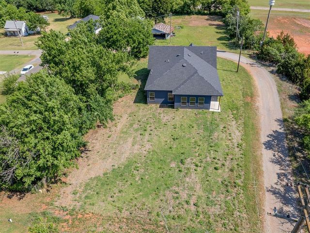 1925 E Springer Avenue, Guthrie, OK 73044