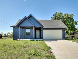 1925 E Springer Avenue, Guthrie, OK 73044