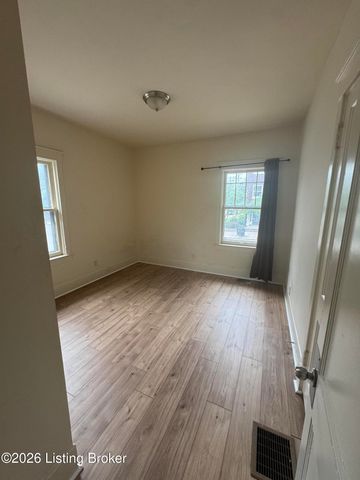 2 Eutropia Ct, Louisville, KY 40208